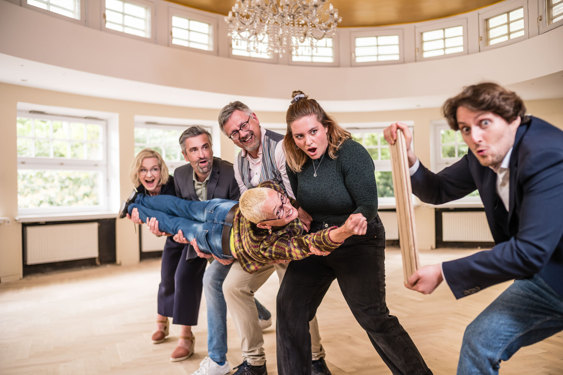 Gewohnheitsmuster ablegen, Im Coaching Im Bild: Katharina Butting (liegend)© Steife Brise.